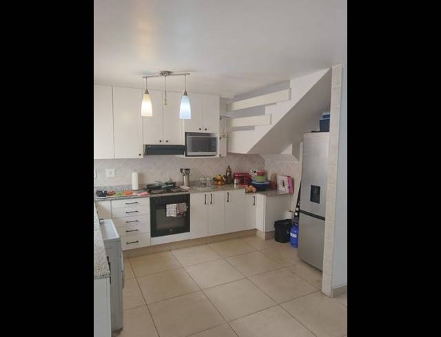 2 BEDROOM APARTMENT FOR SALE IN BEREA WEST